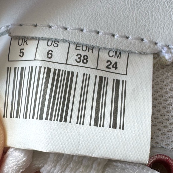 Puma White and Red running shoes / sneakers - Picture 4 of 4